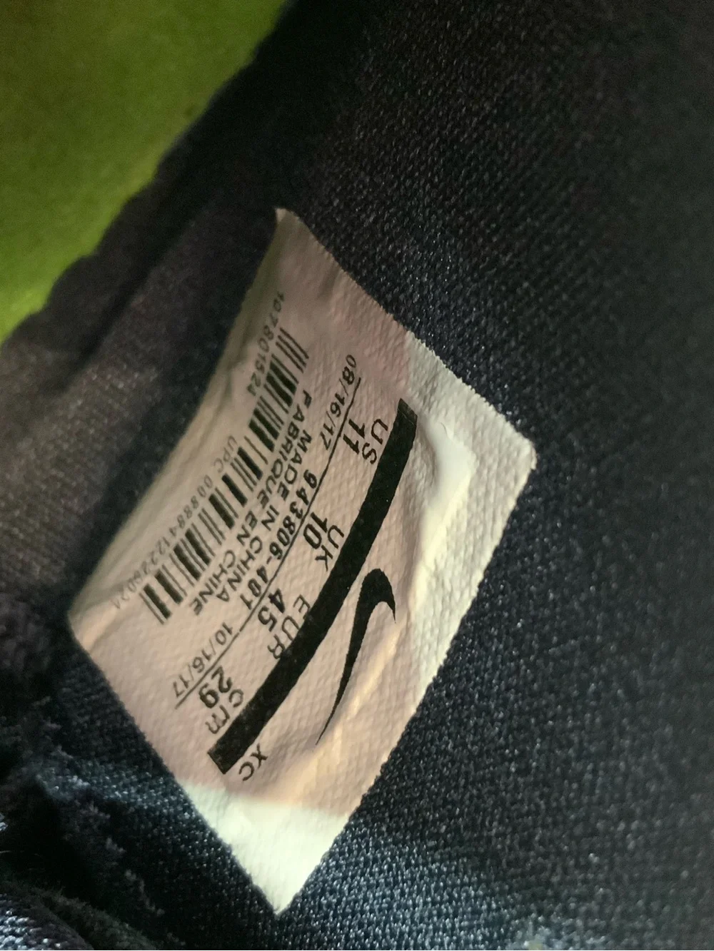 Nike Kyrie 4 Basketball Shoes – Men’s Size 11